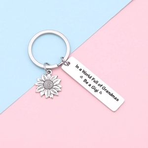 Stainless steel Grandma Gigi keychain with sunflower pendant and engraved quote