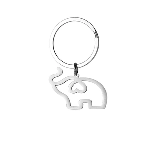 Vue détaillée du porte-clés éléphant en acier inoxydable avec design d'oreille en cœur