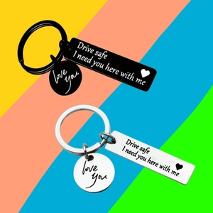 Porte-clés Drive Safe en acier inoxydable poli noir et argent pour couples amoureux