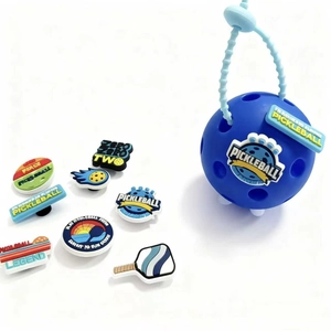 Kit de breloque de sac pickleball DIY avec base bleue et 8 accessoires décoratifs variés
