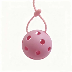 Pendentif boule de pickleball rose avec sangle en silicone pour sacs à dos et clés
