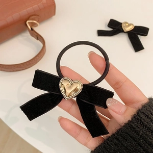 Chouchou Nœud en Velours Style Français Élégante Pince à Cheveux avec Pendentif Cœur Or pour Femme Accessoire Cheveux