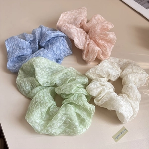 Lot de 4 chouchous pastel en bleu, rose, vert et crème avec tissu en seersucker