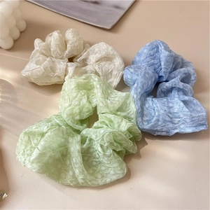 Lot de 3 chouchous pastels en tissu seersucker texturé, coloris crème, vert et bleu clair