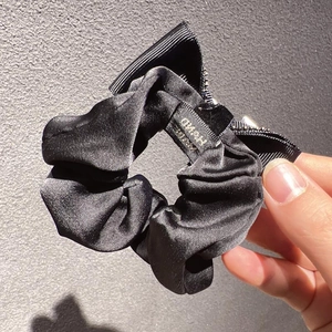 Chouchou Élégant en Satin Noir avec Nœud Papillon pour Femmes Fait à la Main Ornement en Strass Accessoires Cheveux Tendance