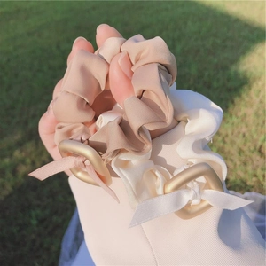 Eleganter Satin Haargummi Mit Goldener Quadratischer Schnalle Und Schleife Großer Scrunchie Für Damen Handgefertigtes Haar Accessoire