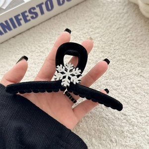 Large Black Flocking Hair Claw Clip For Women Winter Rhinestone Snowflake Shark Clip Vintage Velvet Hair Accessories Gift