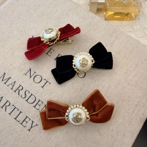 Barrettes à nœuds en velours vintage avec fleurs en relief et perles en trois couleurs