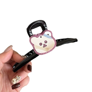 Graziosa pinza per capelli a forma di orso nero con glitter rosa e dettagli bianchi sul viso