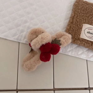 Mignonne Pince à Cheveux Crabe en Peluche Cerise Pour Femmes Hiver Grande Beige Douce Accessoires de Cheveux Faits Main
