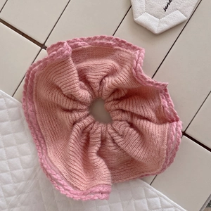 Korean Style Soft Pink Knitted Cotton Scrunchie Handmade Elastic Hair Tie For Women Girls Versatile Winter Hair Accessories