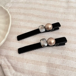 French Vintage Velvet Artificial Pearl Rhinestone Hair Clips For Women Elegant Black Duckbill Side Clips Fashion Hair Accessories