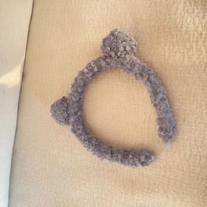 Cute gray plush headband with bear ears for face washing, made of soft lamb wool material