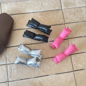 Barrettes à cheveux nœuds bouffants en similicuir noir, rose et argent au design 3D