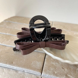 Vintage Coffee Leather Bow Hair Claw Clip Large Black Shark Clip Elegant Hair Styling Accessory For Women High-End Hairpin