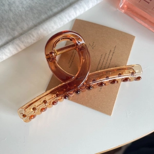 Korean Style Large Acrylic Amber Shark Clip Cloud Shaped Non-slip Hair Claw For Women Elegant Hair Accessories