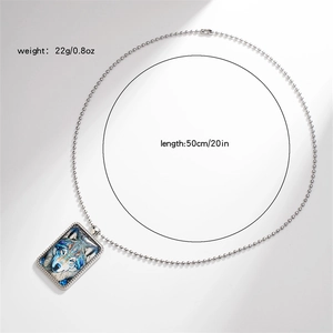 Detail showing wolf pendant dimensions 50cm ball chain and 22g weight specifications