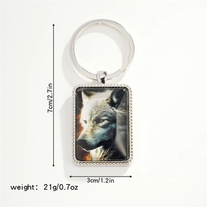 Wolf head pendant keychain with size specifications of 7cm by 3cm weighing 21 grams