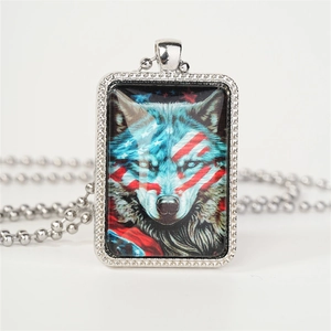 Wolf pendant necklace with American flag pattern and silver ball chain for men