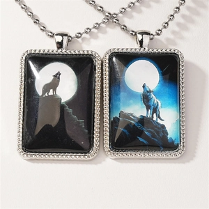 Creative silver wolf howling at moon pendant necklace with metallic ball chain