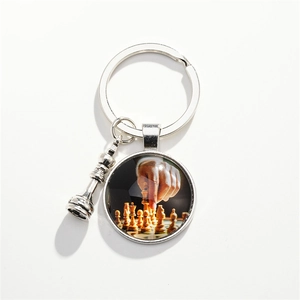 Porte-clés créatif thème échecs avec pendentif rond en verre et pion en argent