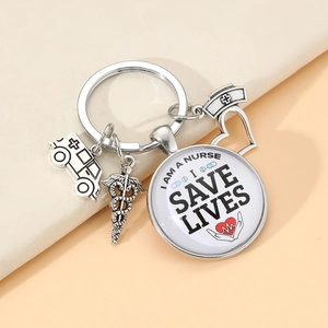 Porte-clés Médical Infirmière en Alliage Émaillé Save Lives Pendentif Cœur Seringue Stéthoscope Cadeau Professionnel