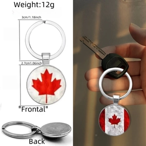 Porte-clés Feuille d'Érable Drapeau Canada Pendentif Rond en Alliage de Zinc Verre Souvenir Anneau de Clé en Métal