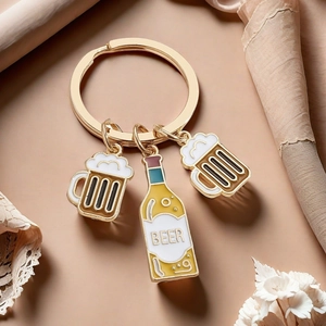 Beer themed gold metal keychain with glass and beer bottle charms for party gifts