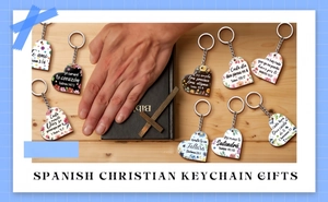 Spanish Christian heart keychains with floral patterns and biblical verses on wood