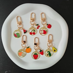 Creative Simulation Alloy Enamel Fruit Keychain Cute Watermelon Cherry Avocado Shape Bag Charm For Women Students Gift