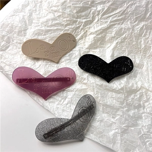 Pince à Cheveux Cœur en Acrylique pour Femmes Paillettes Lettre Gravée Barrettes Scintillante Y2K Sweet Cool Pince Latérale Accessoires pour Cheveux