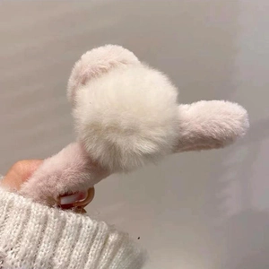 Pince à Cheveux Mignonne en Fourrure de Vison en Peluche pour Femme Boule de Fausse Fourrure Douce Accessoires de Cheveux Hiver