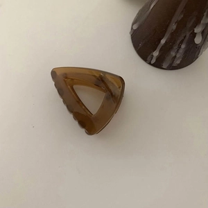Minimalist Geometric Triangle Hair Claw Clip Translucent Plastic Small Hair Clip For Women Daily Fashion Hair Accessories