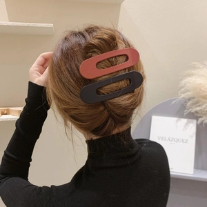 Minimalist Matte Hollow Oval Hair Clip Korean Style Plastic Duckbill Hairpin Barrettes Hair Accessories For Women