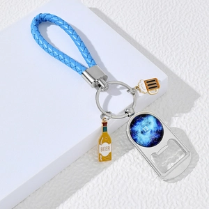 Porte-clés zodiaque en cuir tressé bleu avec décapsuleur et breloques de bière