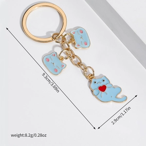 Porte-clés chat de dessin animé bleu clair avec trois pendentifs en émail et anneau doré
