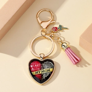 Porte-clés Commémoratif en Forme de Cœur Alliage d'Or Pendentif Ailes d'Ange Gland Rose Charme de Rose Rouge Cadeau de Souvenir