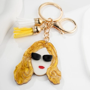 Porte-Clés Acrylique Figure Fille à la Mode Pendentif Double Gland Lunettes de Soleil Femmes Bijoux Décoration Sac Voiture