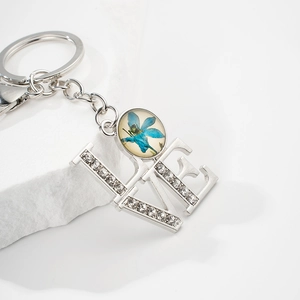 Vintage LOVE Letter Keychain For Women Silver Plated Alloy Rhinestone Key Ring With Blue Dried Flower Glass Pendant Mother Day Gift