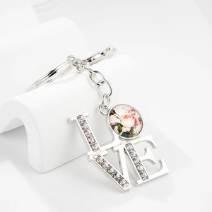 Porte-clés Lettre LOVE en Métal Incrusté de Strass Pendentif Rose Anneau de Clé Mode Cadeau Fête des Mères Bijoux Femme