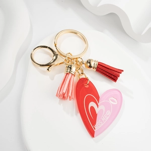 Porte-clés cœur romantique avec doubles glands et breloque cœur acrylique Kiss Me