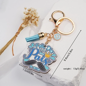 Porte-clés de fête des pères en bois avec texte portugais et pompon bleu élégant