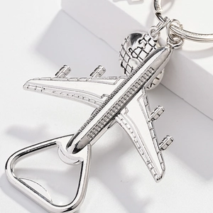 Flugzeug Schlüsselanhänger aus Metall mit Flaschenöffner und kleinem Globus Anhänger