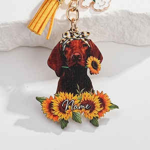 Detailed view of Vizsla dog acrylic keychain with sunflower and custom name feature