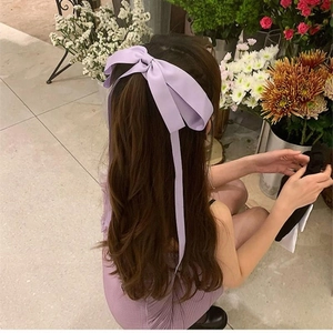 Barrette à cheveux élégante en satin lavande avec grand nœud et longs rubans pour femmes