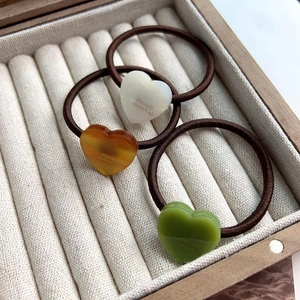 Chouchous à Haute Élasticité Style Coréen pour Femmes Pendentif Cœur en Acrylique Minimaliste Accessoires de Mode pour Cheveux