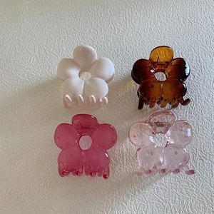 Set di 4 mollette per capelli a forma di camelia in resina trasparente rosa e crema