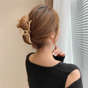 Pinza per Capelli in Metallo da Donna Minimalista Forma a Cuore Ondulata Linea Aerodinamica Traforata Accessori per Capelli Oro Argento