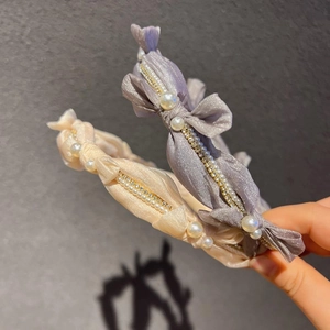 Serre-tête élégant avec perles et nœud en strass couleurs lavande et beige crème