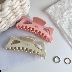 Oversized rectangle hollow hair claws in glossy pink and beige for elegant updos
